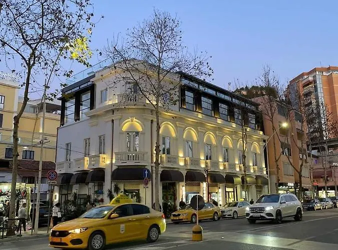 The Crown Boutique Hotel & Spa Tirana