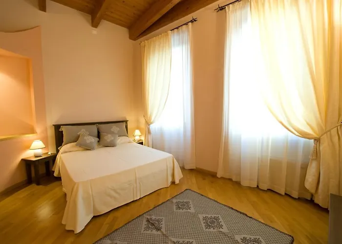 Piazza Azuni 18 Guest House Sassari