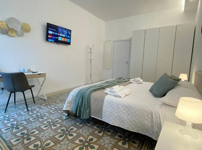 Hotel Cavour 221 - Central Station Bari