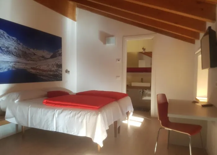 Bed and Breakfast Le stanze del Trenino Rosso Tirano