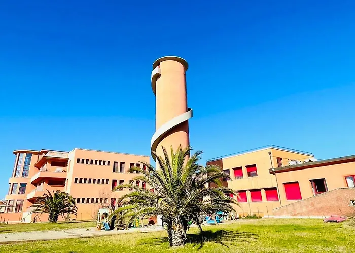 Regina Beach Holiday Apartments Tirrenia