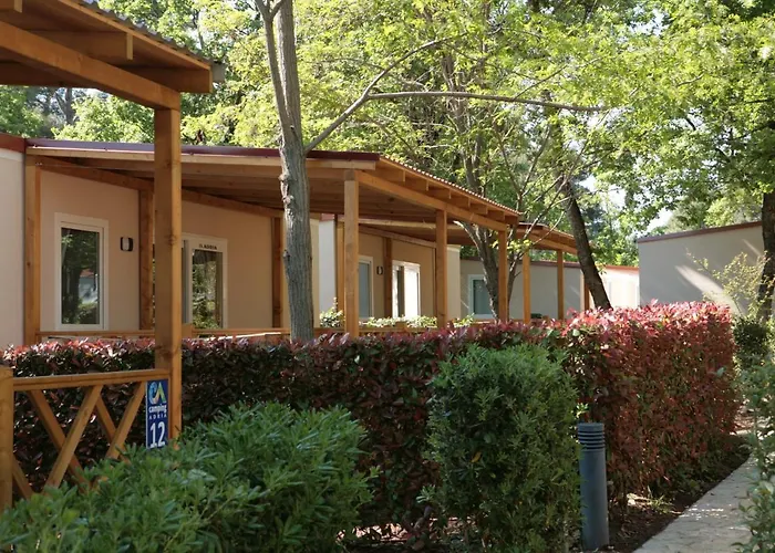 Camping Adria Mobile Homes Lanterna Porec