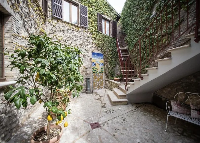 Hotel Domus Fontis Pescaia Spoleto