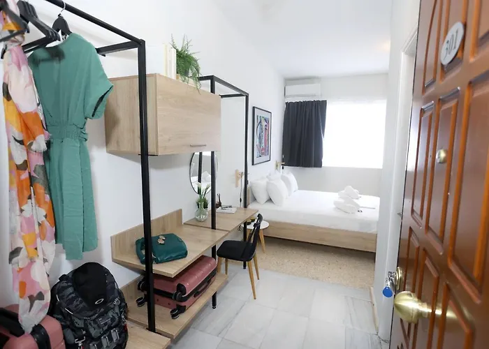 Old Town Hall Suites And Apartments Atene