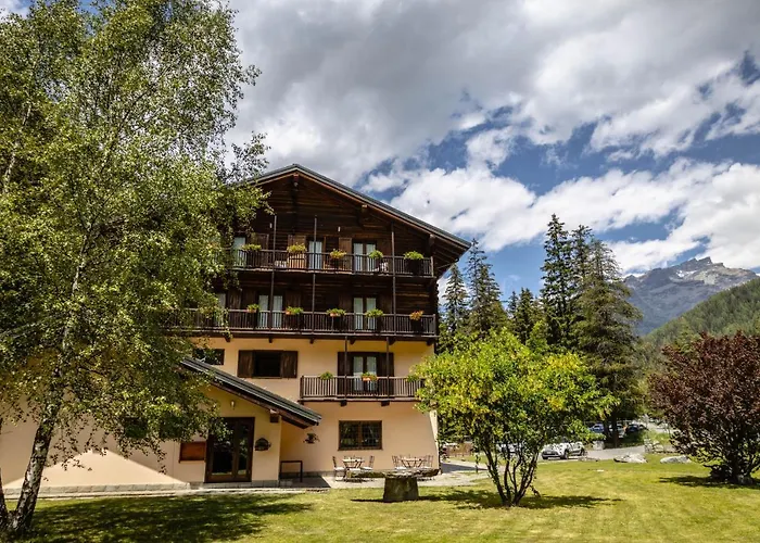 Alpine Forest Hotel Champoluc
