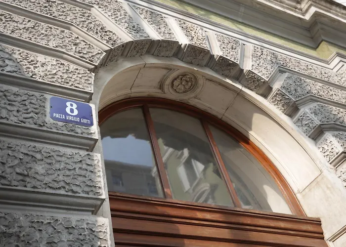 Residence Piazza Giotti 8 Trieste