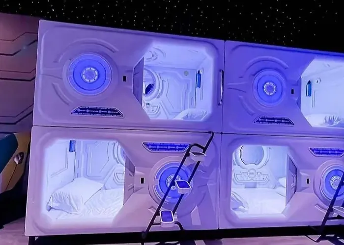 Limin Hostel Capsules Valenza