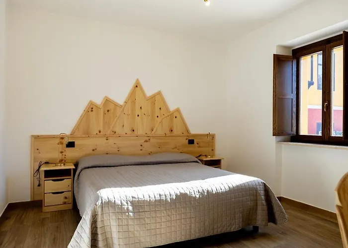 La Villetta Food & Drink Rooms For Rent - No Reception - LʼAquila