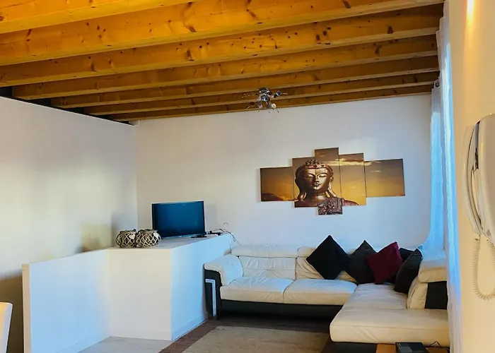 Central Luxury Garden Guest House Mestre