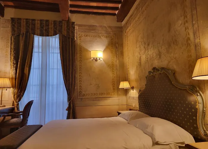 Hotel Logge Dei Mercanti Monte San Savino