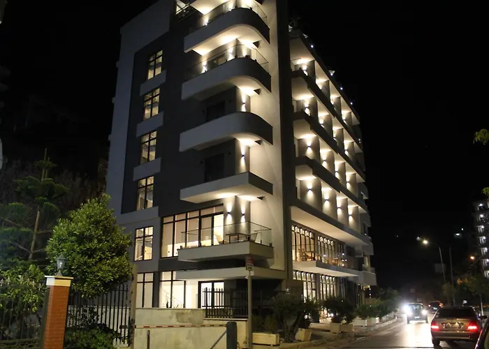 The Queen'S Lion Premium Hotel Sarandë