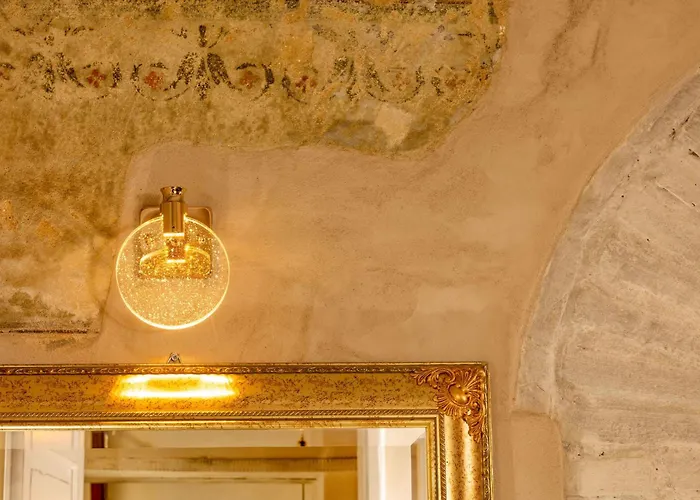 Palazzo Falcinelli Luxury Room in Montepulciano Center with Air Conditioning&Elevator