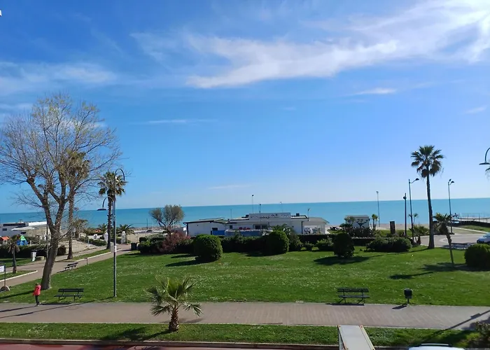 Hotel Promenade Porto SantʼElpidio