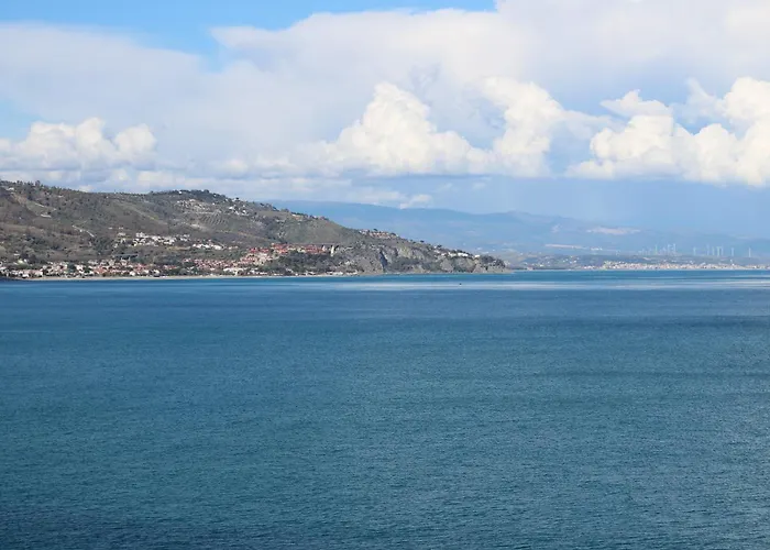 Amoenus Bed & Breakfast In Family Soverato Marina