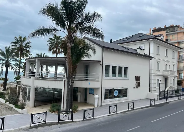 Hotel De La Plage Pietra Ligure