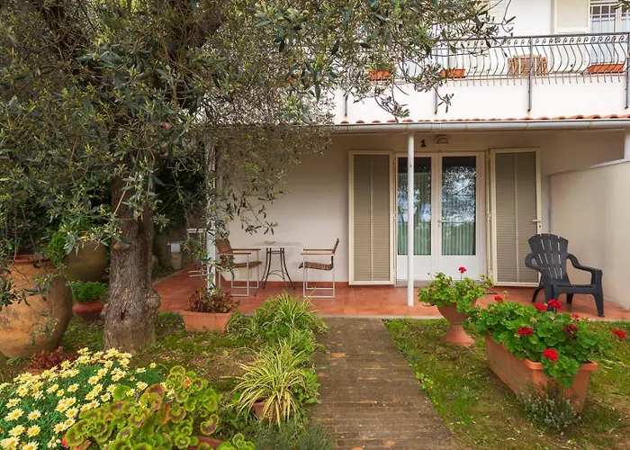 Bed and Breakfast Tra Gli Ulivi Pietra Ligure