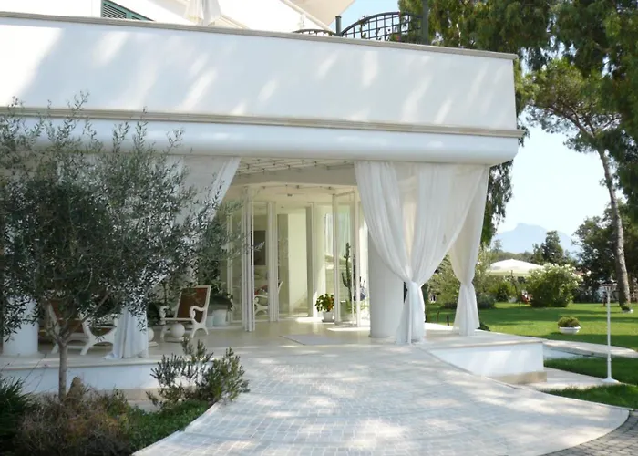 Il San Francesco Charming Hotel Sabaudia
