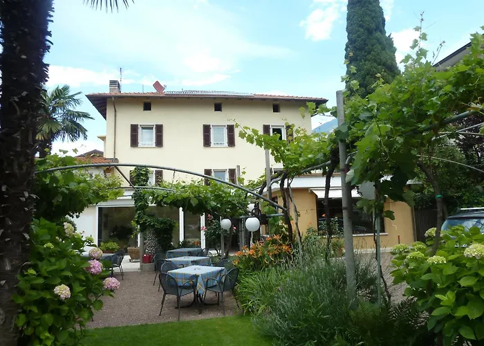 Bed and Breakfast Garnì Ischia Torbole Sul Garda