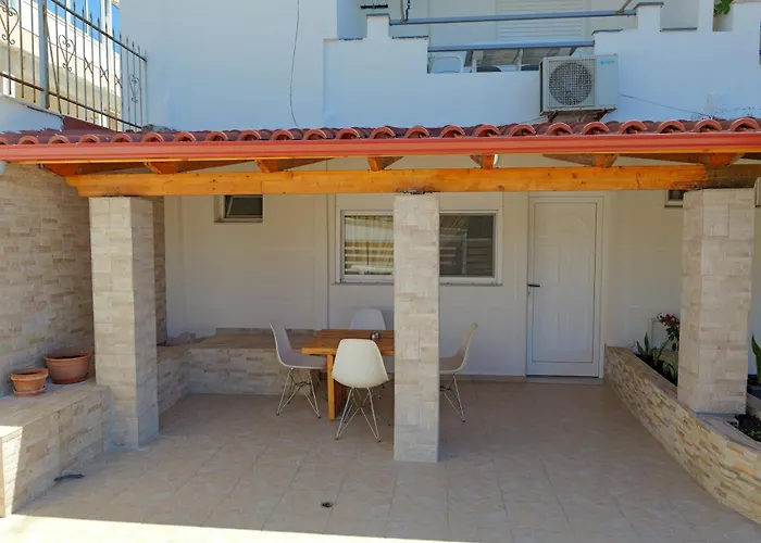 Livia'S Guesthouse Ksamil