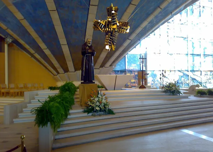 Hotel e Appartamenti La Solaria con parcheggio gratuito a soli 450 MT dalla nuova Basilica di Padre Pio San Giovanni Rotondo