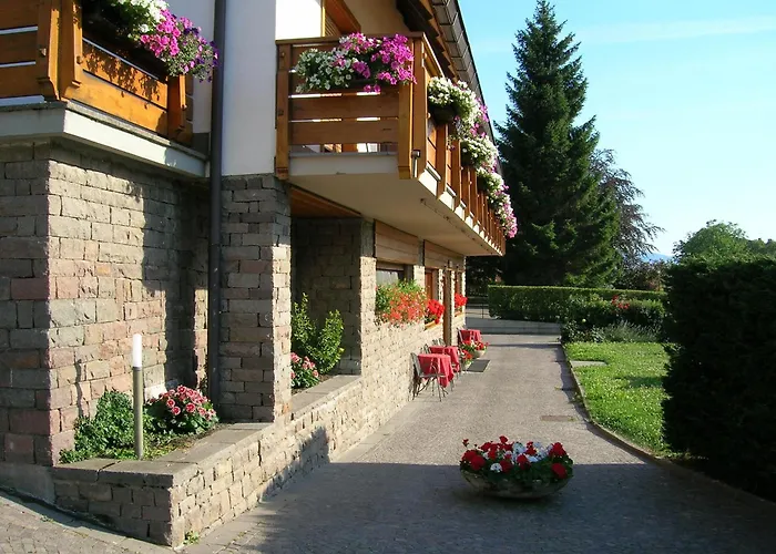 Hotel 2 Camini Baselga di Pinè
