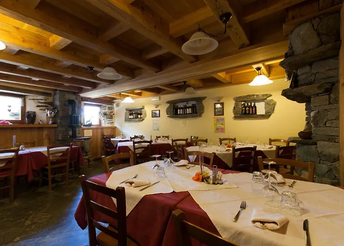 L' Aroula Rooms & Restaurant Champoluc