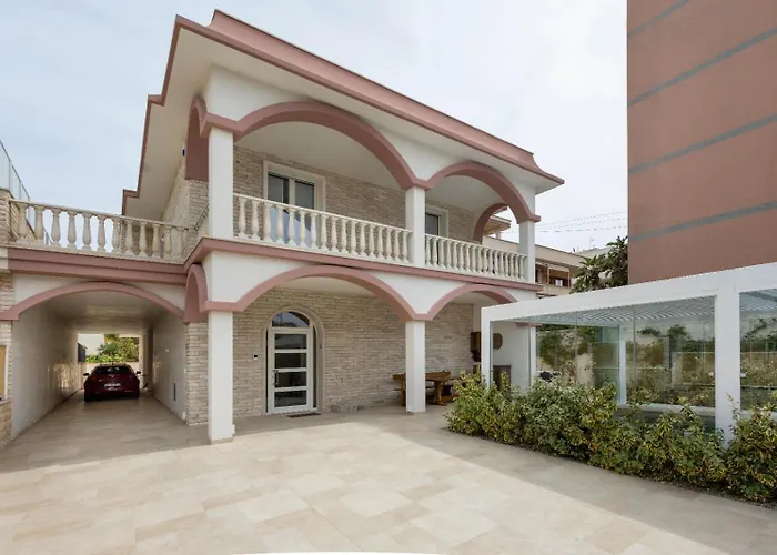 Hotel MARE FUORI - stanze con piscina Monopoli