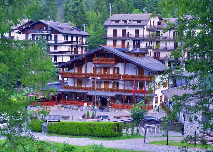 Hotel Le Pinete Piazzatorre