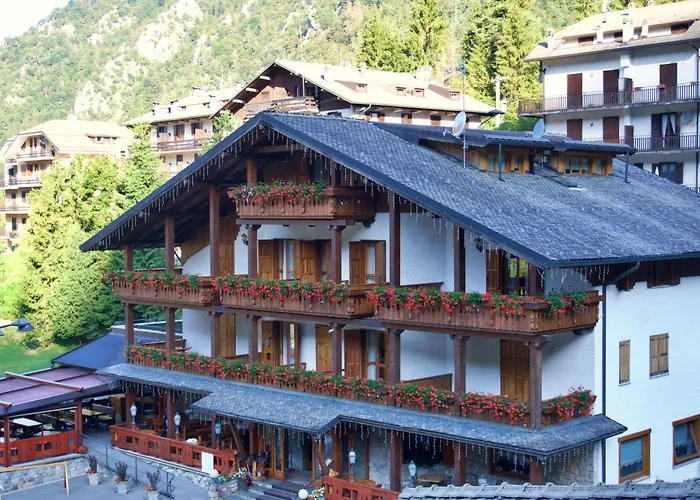 Hotel Le Pinete Piazzatorre