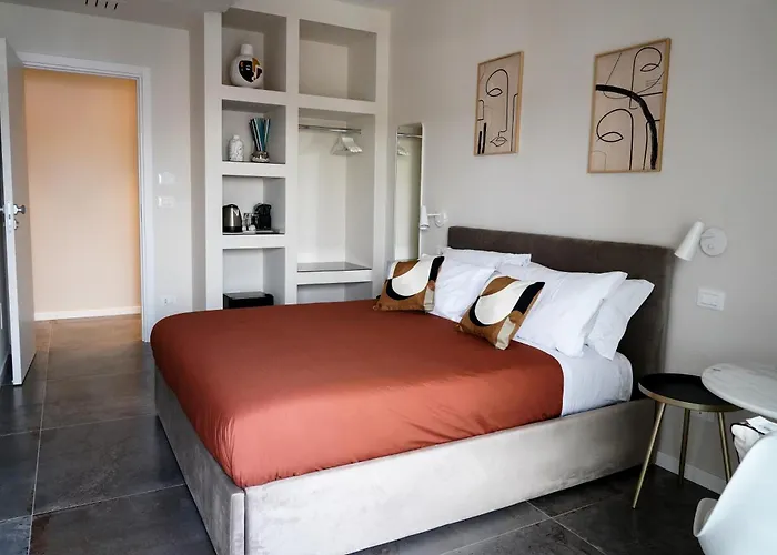 Morris Rooms Bari