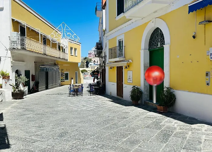 Clorinda - Immobilevante Ponza
