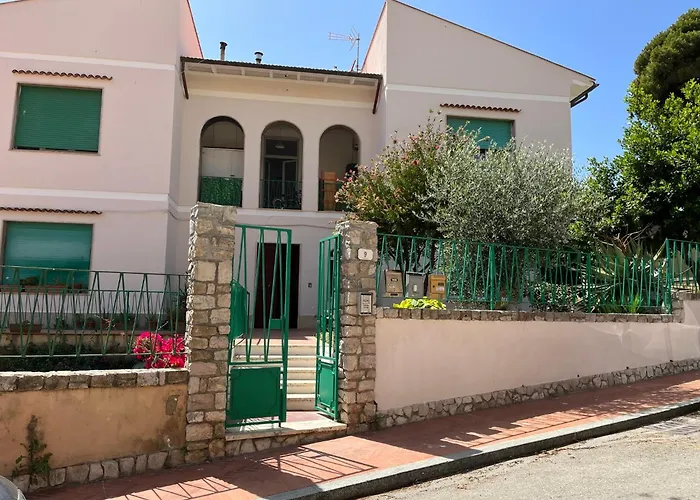 Bed And Coffee Rooms Portoferraio