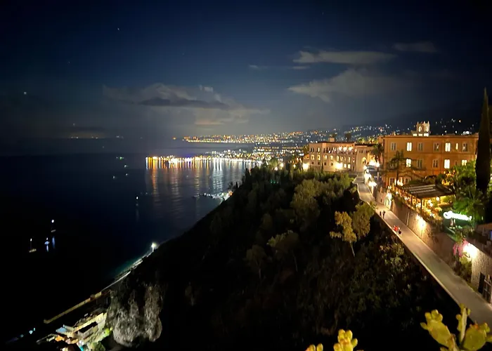 B&B Miroca SantʼAlessio Siculo