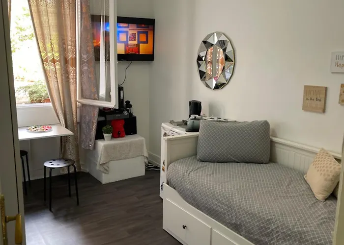 Bed and Breakfast Tour Montparnasse Parigi