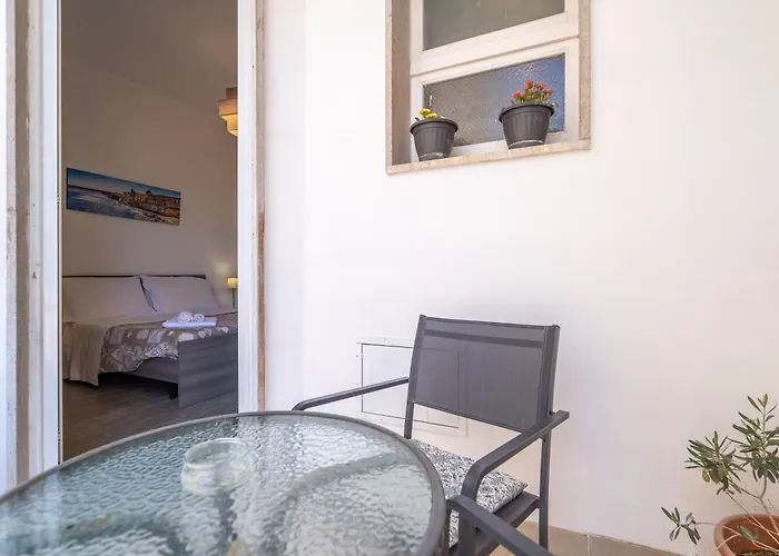 Cavour Rooms Syracuse