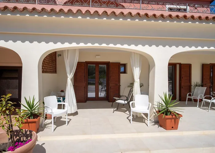 Ambra Holiday Rooms - Rooms & Beach San Teodoro 