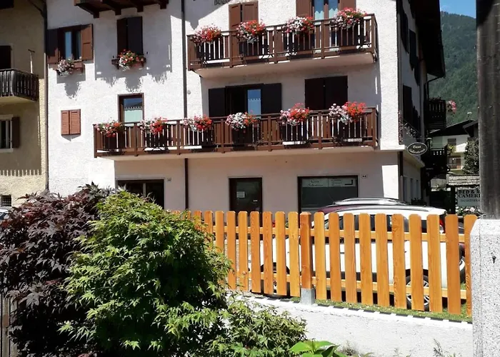 Casa Salvaterra Affittacamere Pinzolo