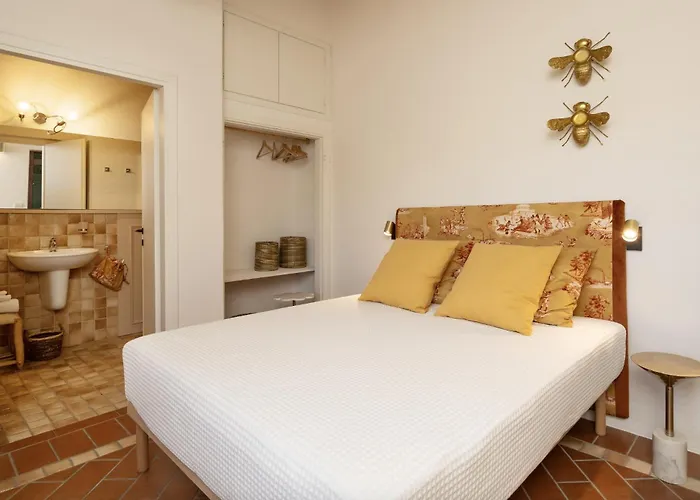 Scarlea Rooms Cecina 