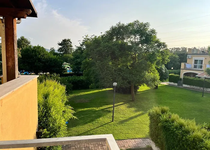 Villa Pizzo Beach Club - Free Pool & Private Beach Perfect For Families