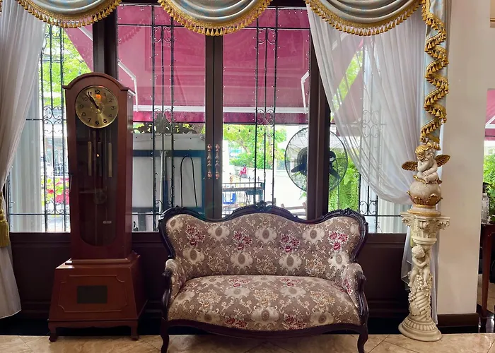 Siam Champs Elyseesi Unique Hotel Bangkok
