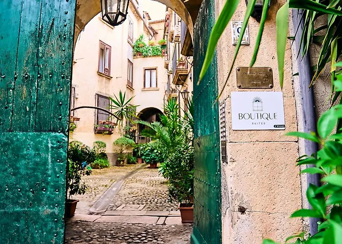 Boutique Suites - Palazzo Rodotà 1683 Cosenza