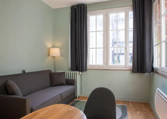 Hotel Helzear Montparnasse By Esteem Parigi