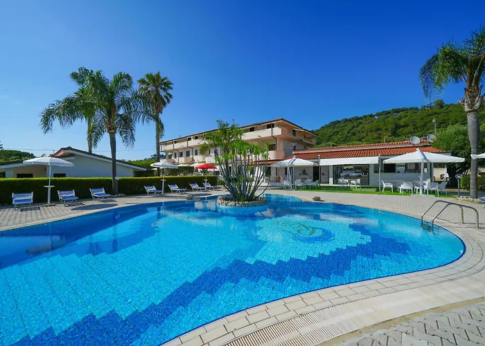 Rosy Hotel Residence Capo Vaticano