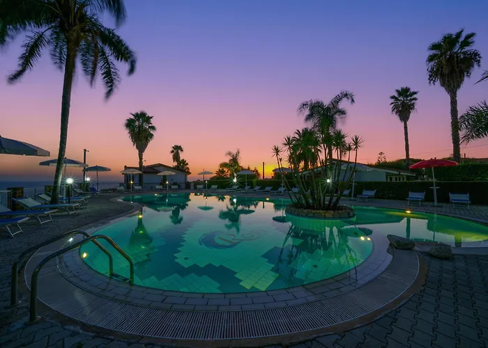 Rosy Hotel Residence Capo Vaticano