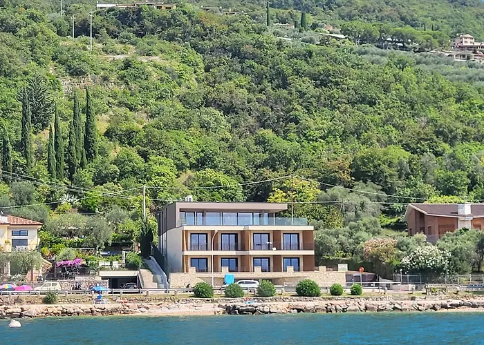 Attilio High Living Suites - Adults Only Torri Del Benaco