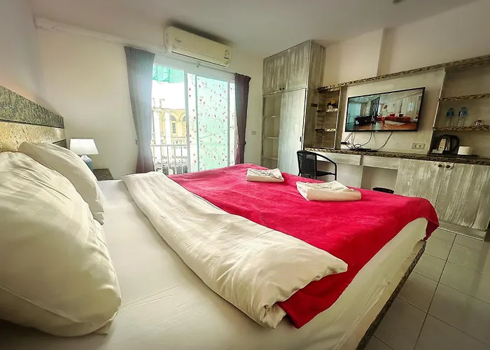 The Shades Hotel 50 Meter Beach Front Patong