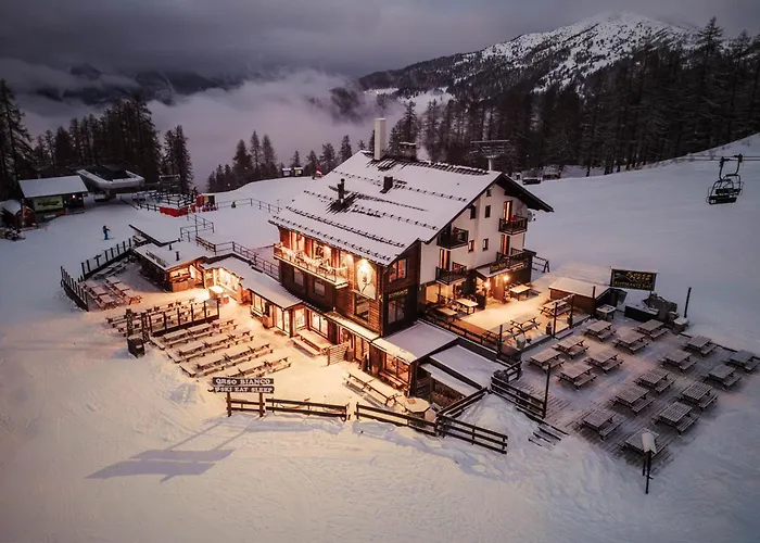 Orso Bianco Hotel&Chalet Oulx