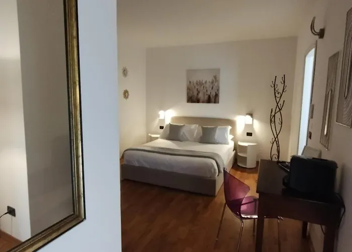 Palazzo Cusani Charming Rooms Vercelli