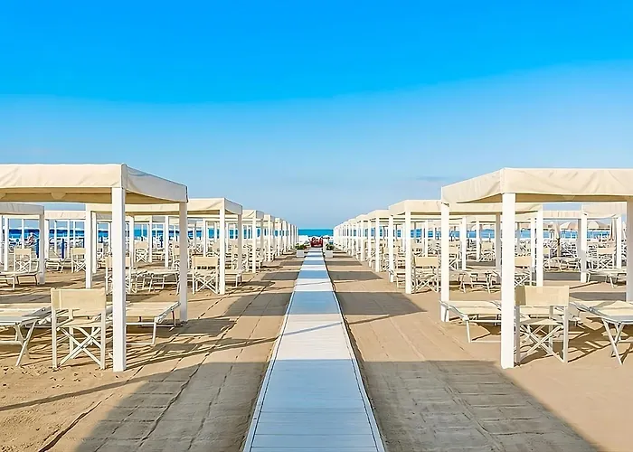 Regina Beach Holiday Apartments Tirrenia