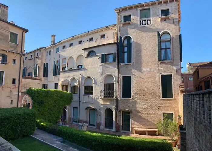 Aparthotel Palazzo Contarini Della Porta Di Ferro Venezia